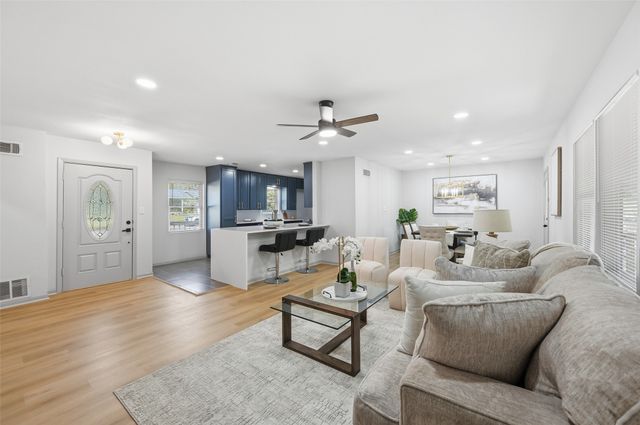 4837 Overton Avenue, Fort Worth, TX 76133