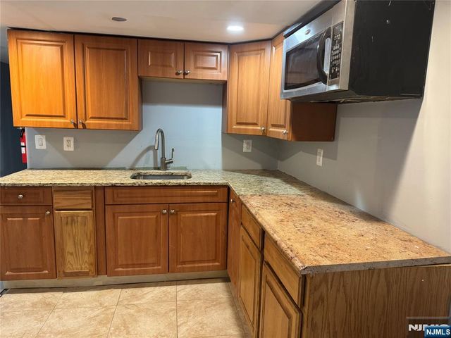 493-495 Berkeley Avenue, Orange, NJ 07050