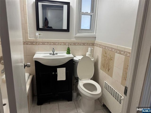 493-495 Berkeley Avenue, Orange, NJ 07050