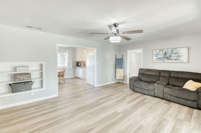 6228 N Millbrook Avenue, Fresno, CA 93710