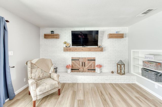 6228 N Millbrook Avenue, Fresno, CA 93710