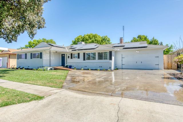 6228 N Millbrook Avenue, Fresno, CA 93710