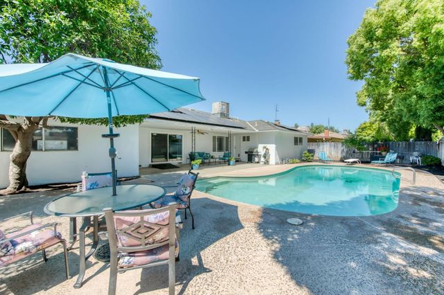 6228 N Millbrook Avenue, Fresno, CA 93710