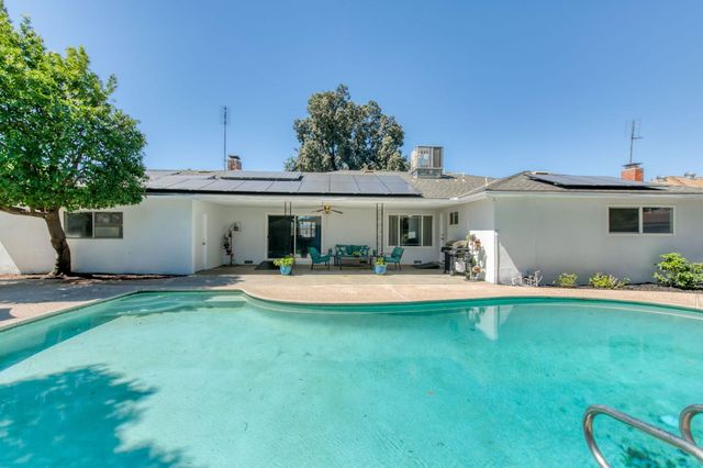 6228 N Millbrook Avenue, Fresno, CA 93710