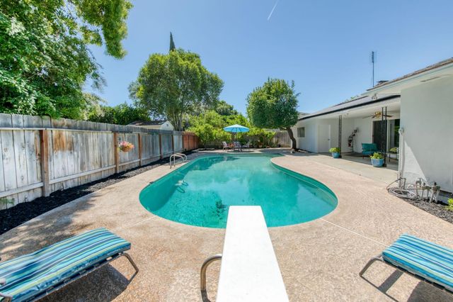 6228 N Millbrook Avenue, Fresno, CA 93710