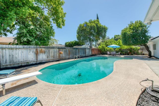 6228 N Millbrook Avenue, Fresno, CA 93710