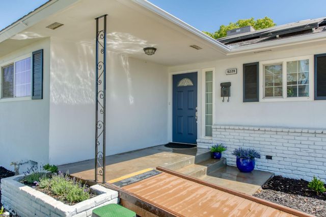 6228 N Millbrook Avenue, Fresno, CA 93710