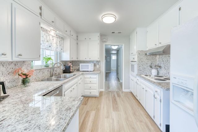 6228 N Millbrook Avenue, Fresno, CA 93710