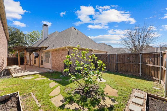 8609 Old Oak Drive, Irving, TX 75063