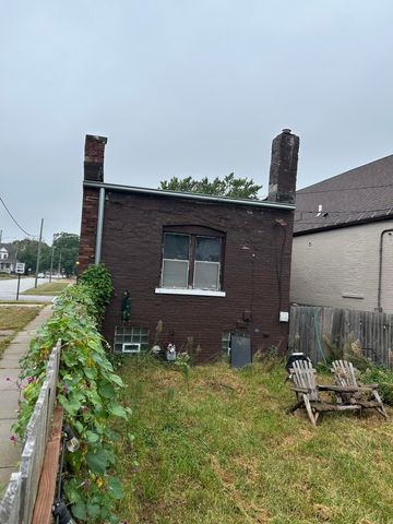 1549 Myrtle Avenue, Whiting, IN 46394