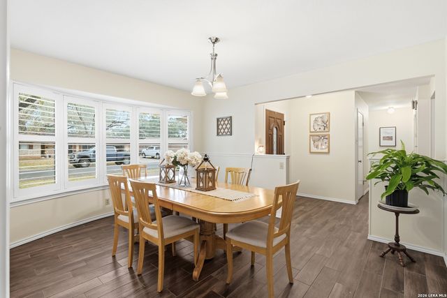 1658 Redwood Street, Seguin, TX 78155