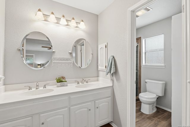 1658 Redwood Street, Seguin, TX 78155