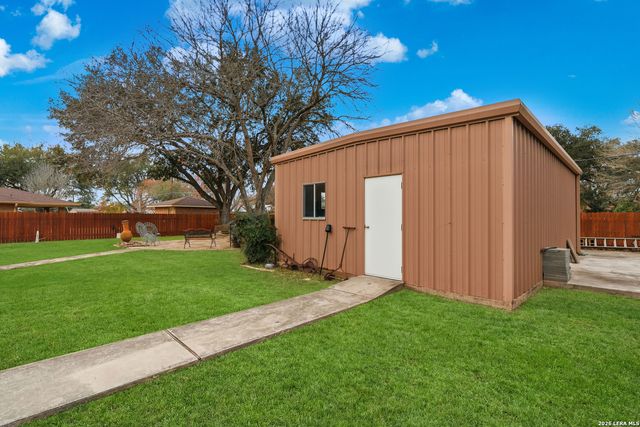 1658 Redwood Street, Seguin, TX 78155