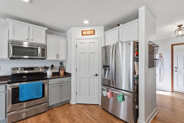 3850 Strawberry Glen DRIVE, Jackson, WI 53012