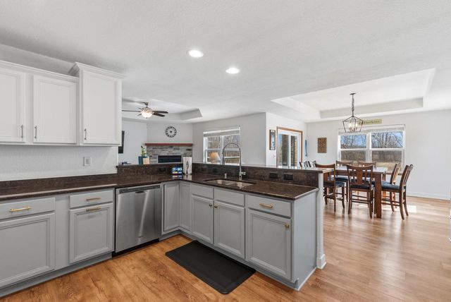 3850 Strawberry Glen DRIVE, Jackson, WI 53012