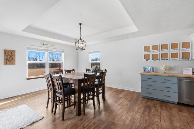 3850 Strawberry Glen DRIVE, Jackson, WI 53012