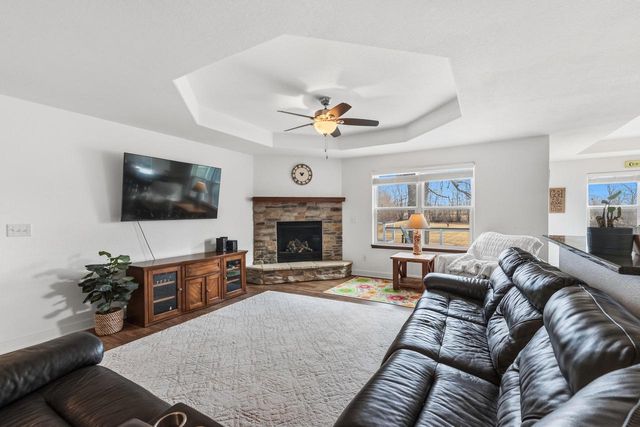 3850 Strawberry Glen DRIVE, Jackson, WI 53012