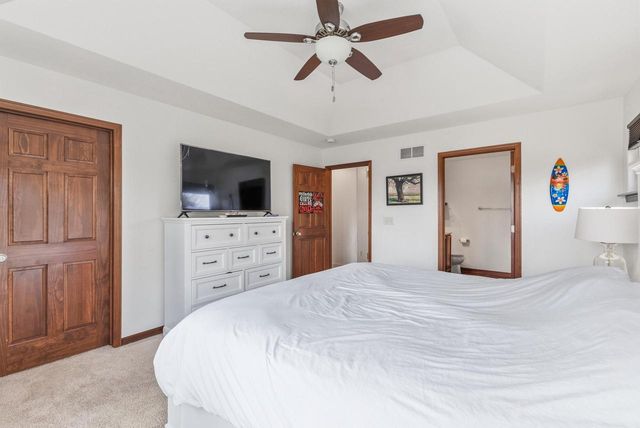 3850 Strawberry Glen DRIVE, Jackson, WI 53012