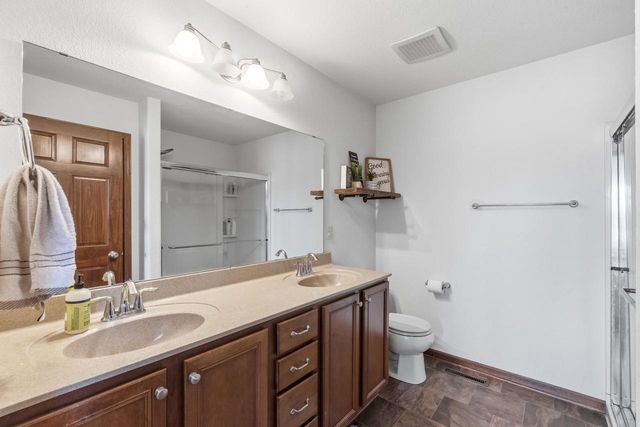 3850 Strawberry Glen DRIVE, Jackson, WI 53012