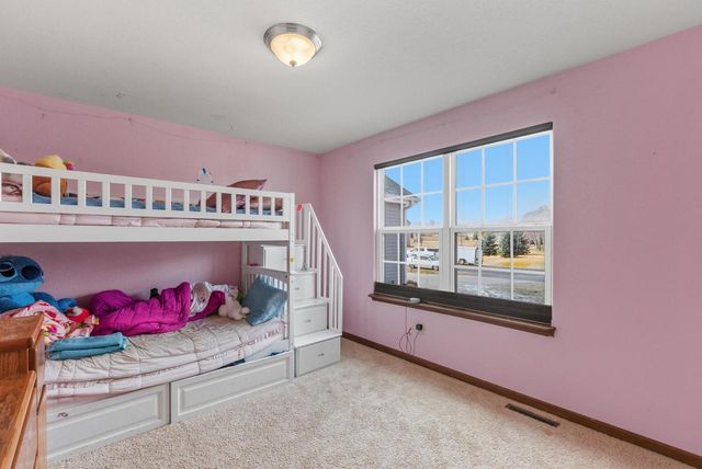 3850 Strawberry Glen DRIVE, Jackson, WI 53012