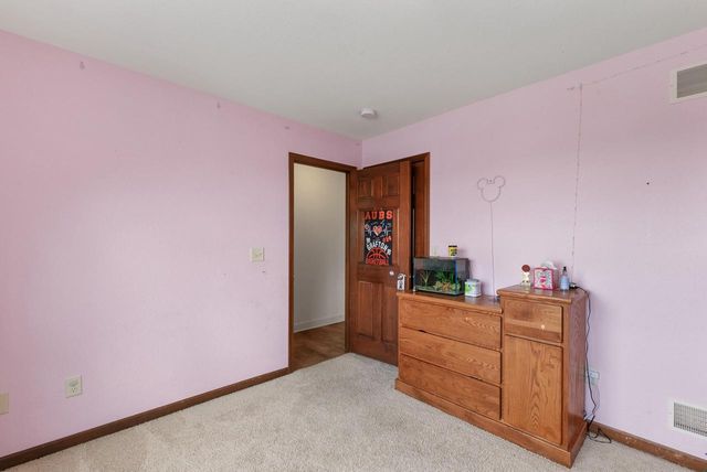 3850 Strawberry Glen DRIVE, Jackson, WI 53012