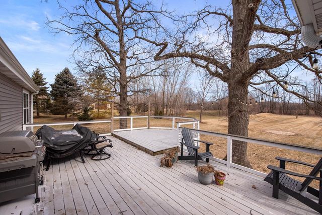 3850 Strawberry Glen DRIVE, Jackson, WI 53012