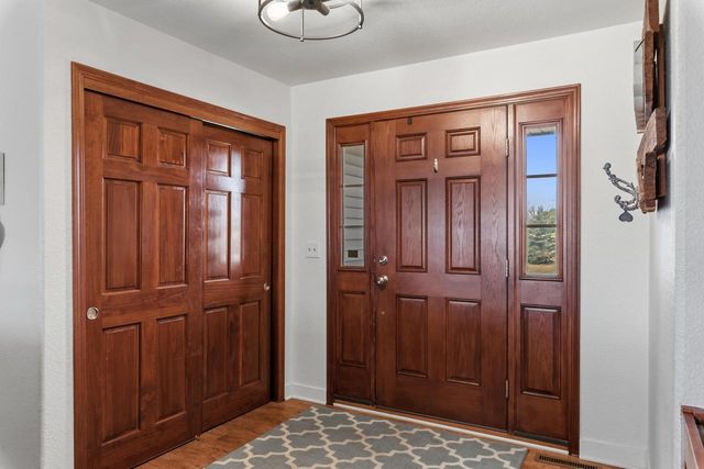 3850 Strawberry Glen DRIVE, Jackson, WI 53012