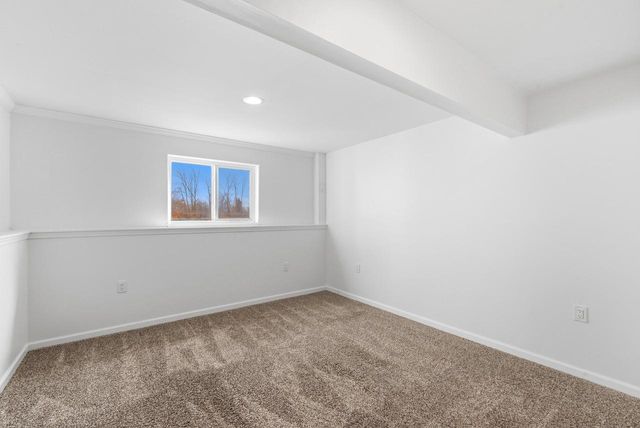 3850 Strawberry Glen DRIVE, Jackson, WI 53012