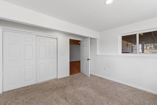 3850 Strawberry Glen DRIVE, Jackson, WI 53012