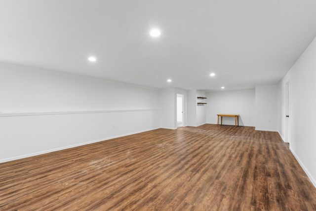 3850 Strawberry Glen DRIVE, Jackson, WI 53012