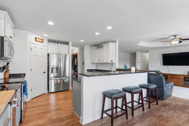 3850 Strawberry Glen DRIVE, Jackson, WI 53012