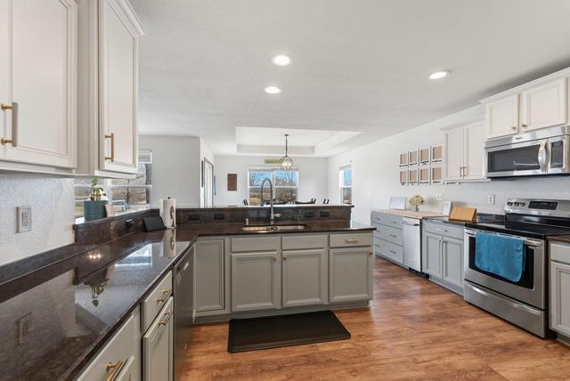 3850 Strawberry Glen DRIVE, Jackson, WI 53012