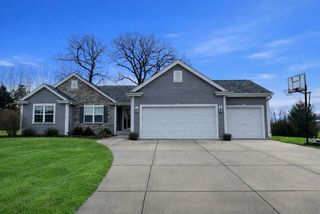 3850 Strawberry Glen DRIVE, Jackson, WI 53012