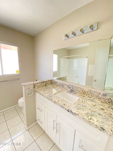 3633 W CALAVAR Road, Phoenix, AZ 85053