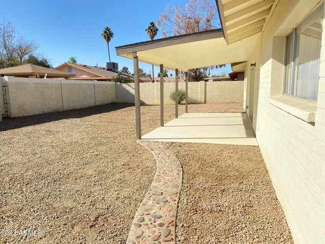 3633 W CALAVAR Road, Phoenix, AZ 85053