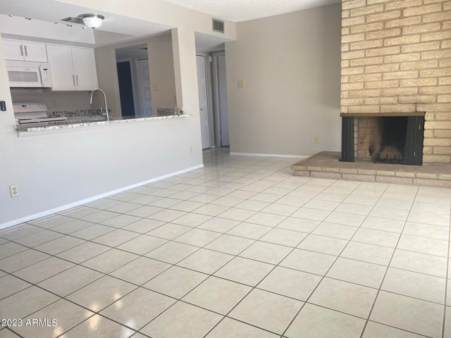 3633 W CALAVAR Road, Phoenix, AZ 85053