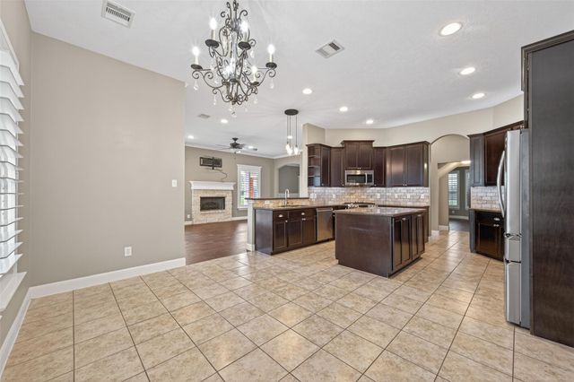 5019 Landon Lane, Baytown, TX 77523