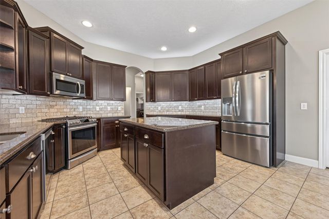 5019 Landon Lane, Baytown, TX 77523