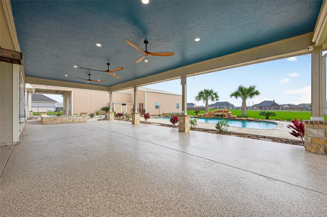 5019 Landon Lane, Baytown, TX 77523