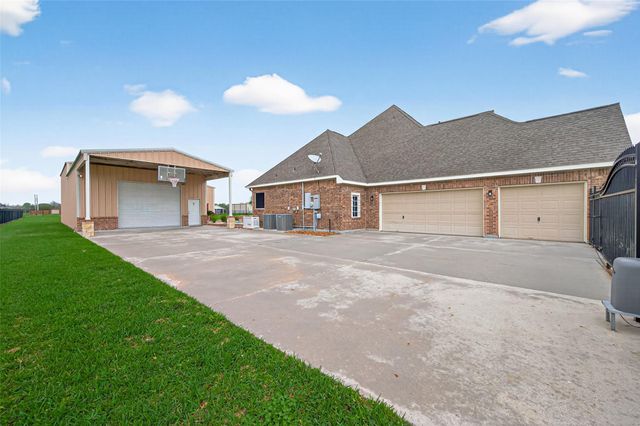 5019 Landon Lane, Baytown, TX 77523