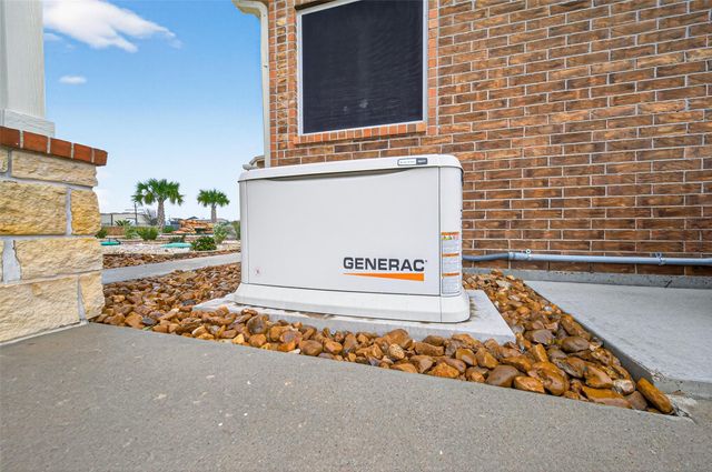 5019 Landon Lane, Baytown, TX 77523