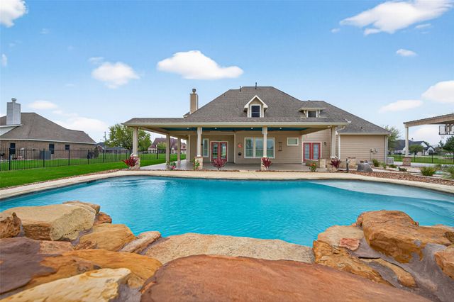 5019 Landon Lane, Baytown, TX 77523