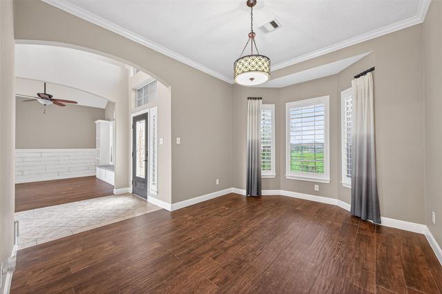 5019 Landon Lane, Baytown, TX 77523