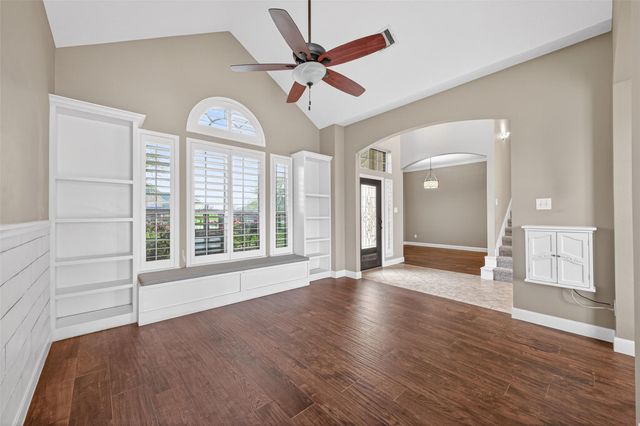 5019 Landon Lane, Baytown, TX 77523