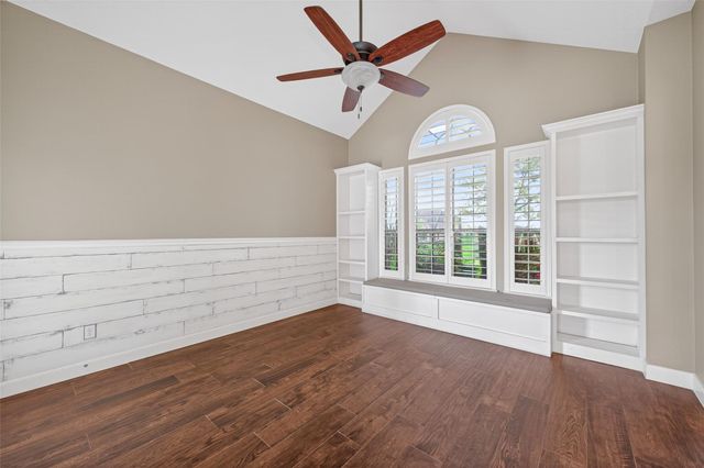 5019 Landon Lane, Baytown, TX 77523