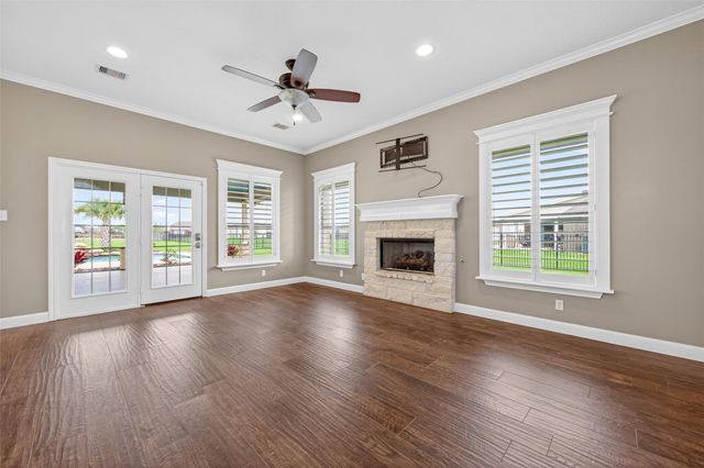 5019 Landon Lane, Baytown, TX 77523