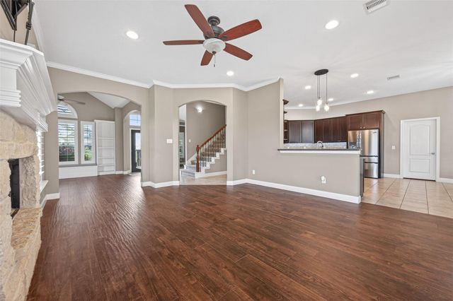 5019 Landon Lane, Baytown, TX 77523