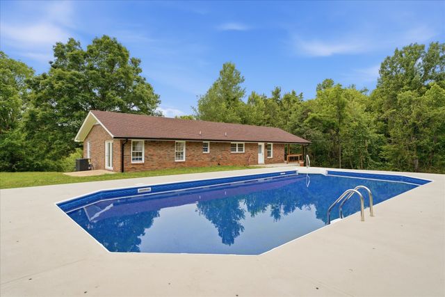 1802 Waynesboro Hwy, Hohenwald, TN 38462