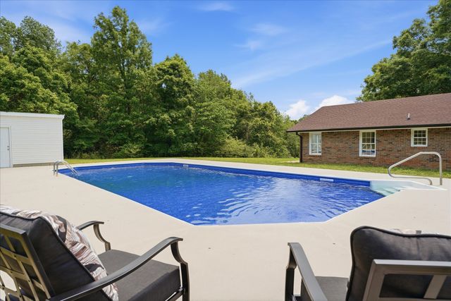 1802 Waynesboro Hwy, Hohenwald, TN 38462
