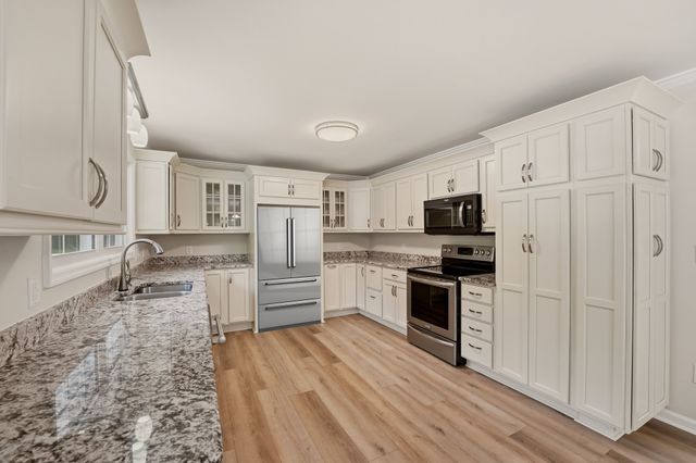 1802 Waynesboro Hwy, Hohenwald, TN 38462
